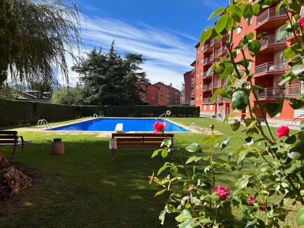 Piso Puigcerda Vistas Y Piscina Apartment Exterior photo