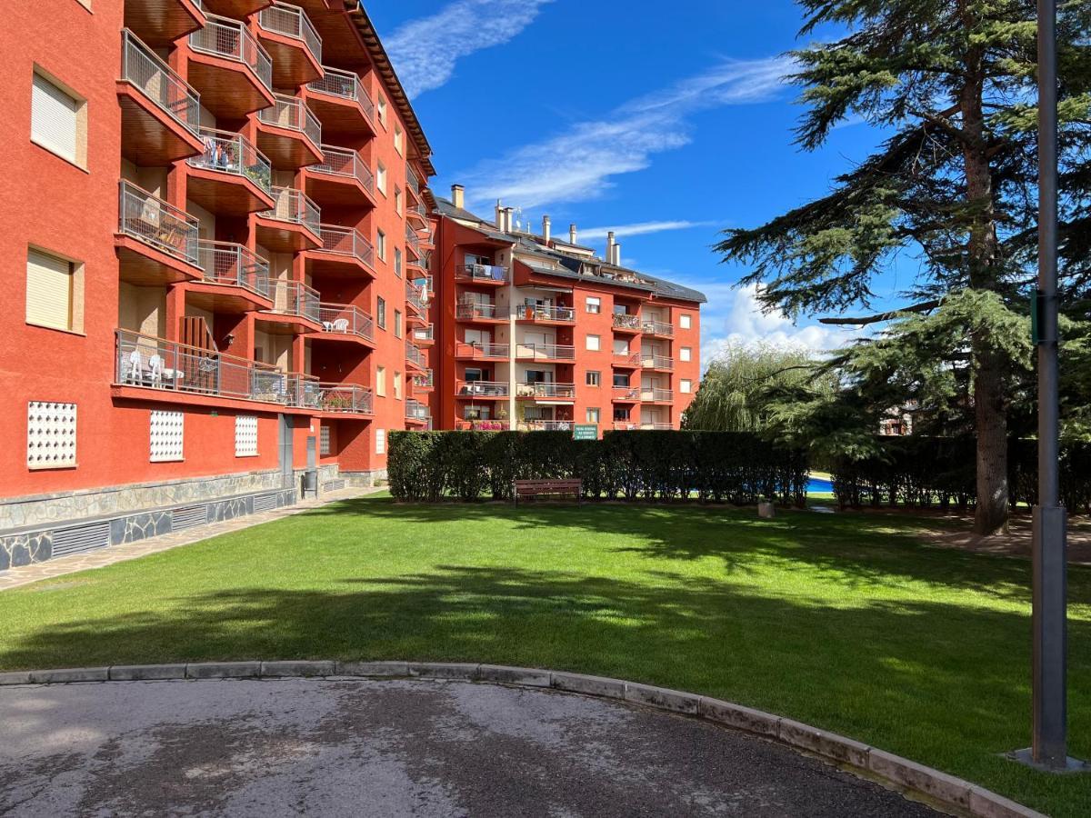 Piso Puigcerda Vistas Y Piscina Apartment Exterior photo